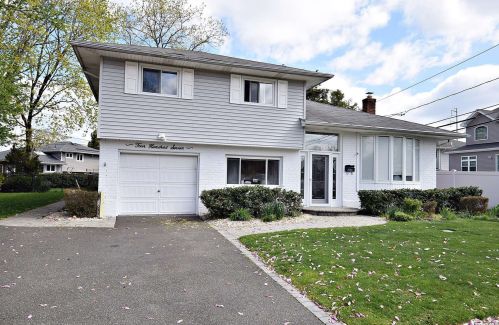 407 White Birch Ln, Muttontown, NY 11753-2626