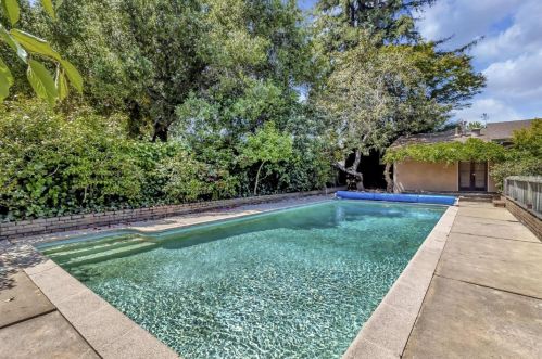 1558 Edgewood Dr, Palo Alto CA  94303-2819 exterior