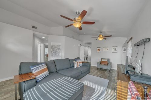 911136 Kaiopua St, Ewa Beach, HI 96706-5027