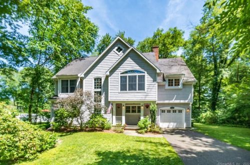 191 Skyview Dr, Stamford, CT 06902-1512