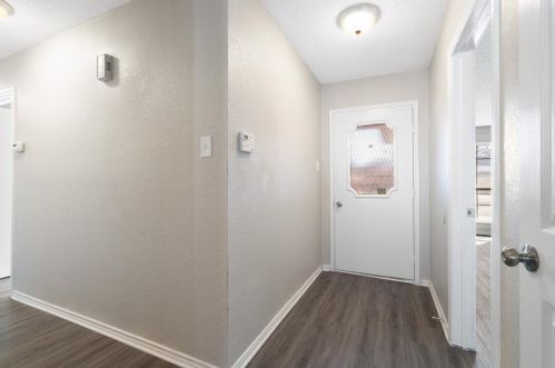 704 Lynne Ln, Burleson, TX 76028-5239