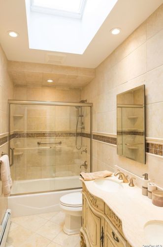 23 La Grange Pl, West Islip NY  11795-3816 exterior