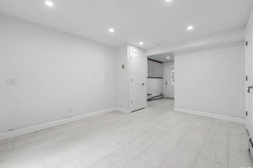 170 Cirrus Rd, Holbrook NY  11741-4407 exterior