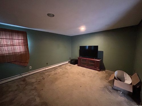 1207 Jefferson Ave, West Islip NY  11795-1706 exterior