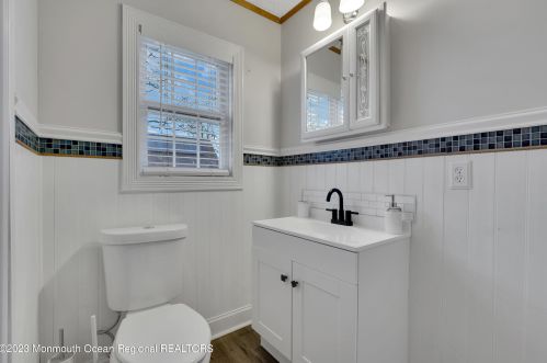 2237 Emerald Park Dr, Lacey NJ  08731-3716 exterior