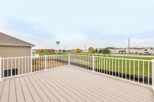 702 River Ridge Dr, Waterford WI  53185-3386 exterior