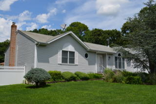 49 Drew Dr, Eastport, NY 11941-1333