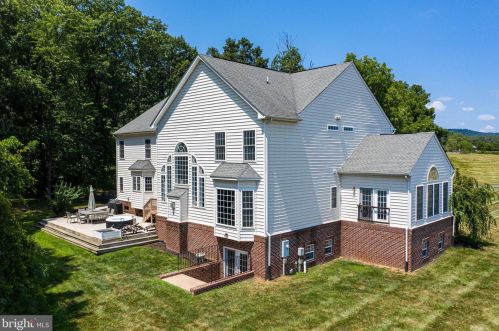 2506 Logmill Rd, Haymarket VA  20169-1417 exterior