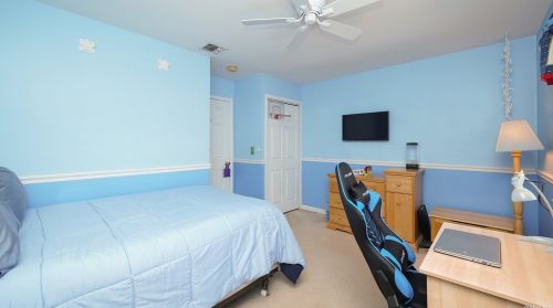 8 Daremy Ct, Lake Grove NY  11755-3226 exterior