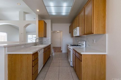 12273 Silver Arrow Way, Victorville, CA 92392-7904