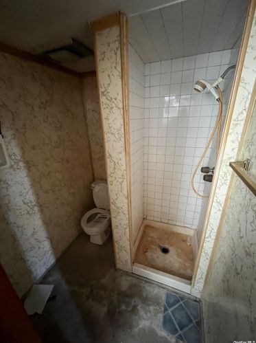 1 Irene St, North Lindenhurst NY  11757-1204 exterior