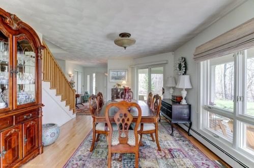 306 Walmsley Ln, South Kingstown RI  02874-3618 exterior