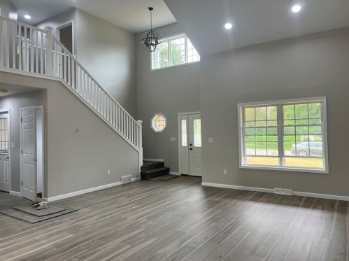 468 Mccombs Cir, New Castle, PA 16101-0091
