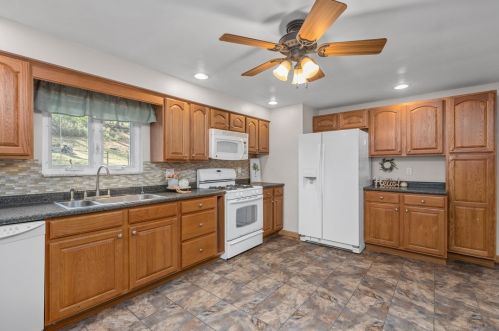 213 Northmont Dr, Verona PA  15147-2949 exterior