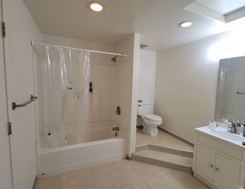 21801 Eastside Rd, Willits CA  95490-5700 exterior