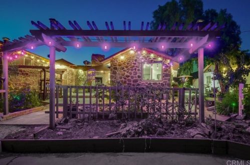 920 Midway Dr, Alpine, CA 91901-2749