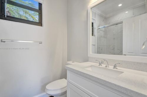 3821 185th Ave, Hollywood FL  33029-2712 exterior