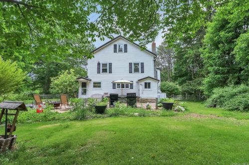 700 River Rd, Montgomery NY  12549-2153 exterior