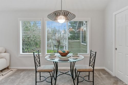 2090 Stonefield Ln, Santa Rosa CA  95403-0951 exterior