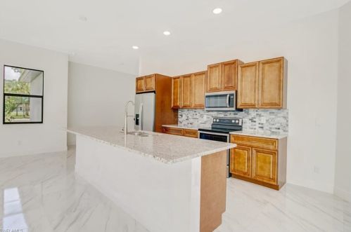 3590 26th Ave, Naples, FL 34117-7812