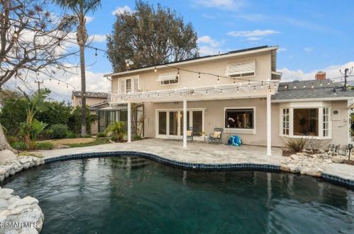 2005 Hull Ct, Simi Valley CA 93063-3701 exterior