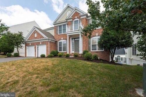 8987 Birch Bay Cir, Lorton, VA 22079-5660