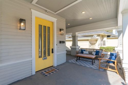3808 Pine St, Greenville, TX 75401-5322