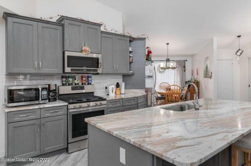 1225 Ambra Dr, Melbourne, FL 32940-6758