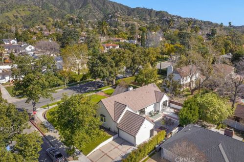 864 Kenneth Rd, Glendale CA  91202-1448 exterior