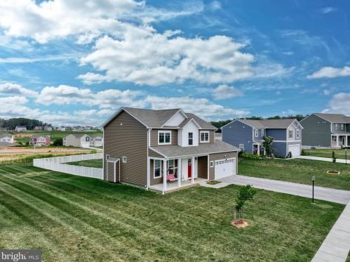 192 Winifred Dr, Hanover PA  17331 exterior