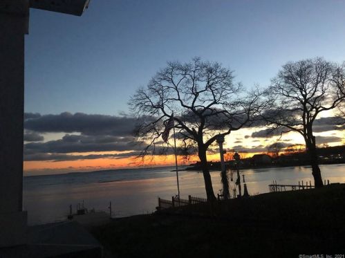 20 Jordan Cove Rd, Waterford CT  06385-3227 exterior