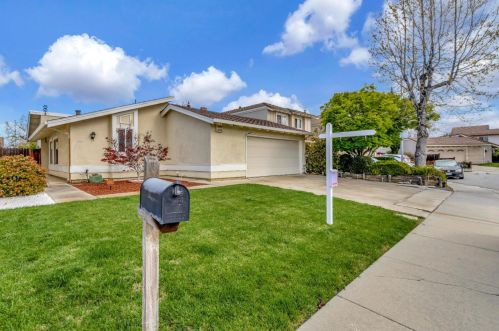 2315 Four Oaks Ct, San Jose, CA 95131-1969
