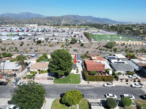 8042 Irvine Ave, North Hollywood CA  91605-1646 exterior