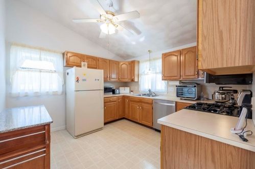 4 Morning Way, Cumberland RI  02864-6549 exterior