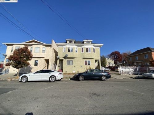 890 31st St, Oakland, CA 94608-4302