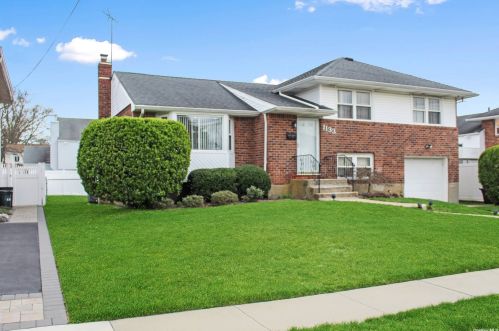 1133 Lawrence Rd, North Bellmore, NY 11710-1928