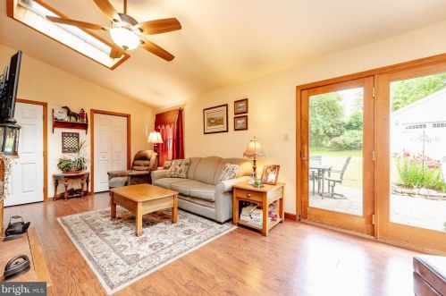 20 Valley Dr, Southampton PA  18966-1347 exterior