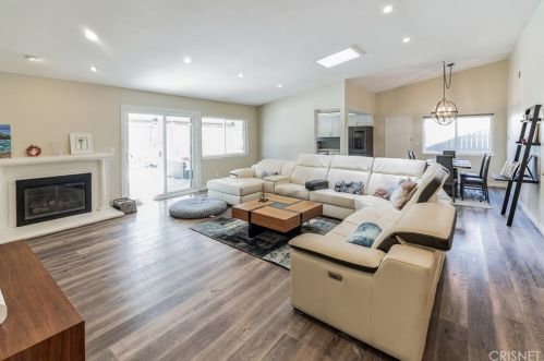 857 Crosby Ave, Simi Valley CA  93065-5012 exterior