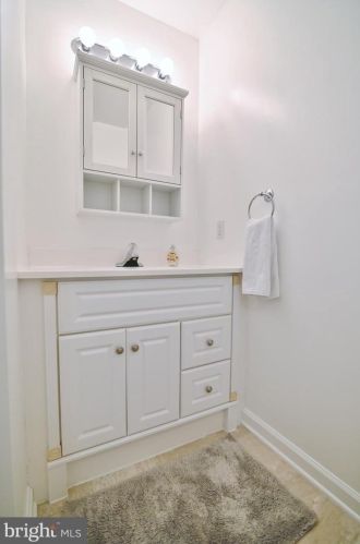 23 Bobby Ln, Edinburg VA  22824-2552 exterior