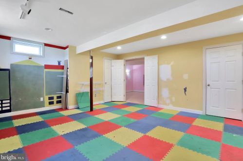 20 Cool Springs Ln, Charles Town WV  25414-4647 exterior