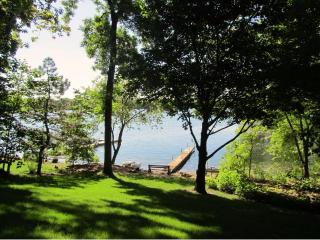 1151 Kingsview Ln, Minneapolis, MN 55447-4583