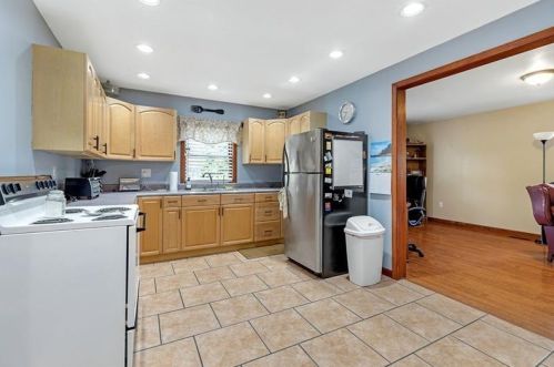 264 Lindsay Rd, Zelienople PA  16063-3210 exterior