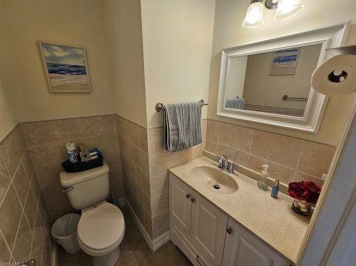 7914 Bristol Cir, Naples FL  34120 exterior