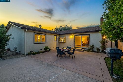 1 Carousel Ct, San Ramon CA  94583-1707 exterior