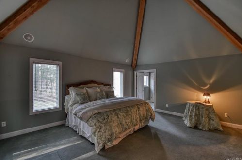 8 Silo Ln, Warwick NY  10990-2872 exterior