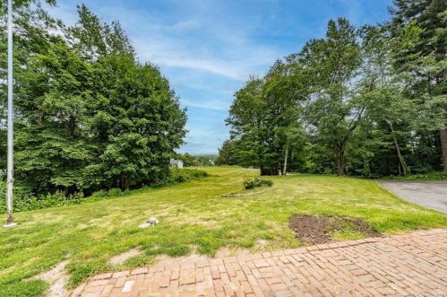 14 Bayberry Dr, East Granby, CT 06026-9504