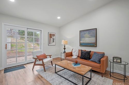 30807 Arlington St, Santa Clarita CA  91384-2453 exterior