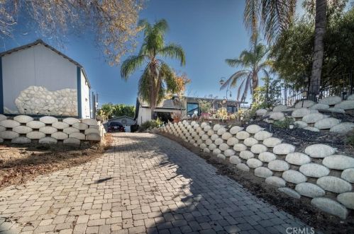 210 Davis St, Lake Elsinore CA  92530-3226 exterior