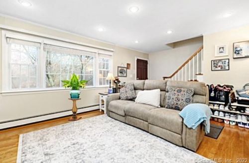 119 Lawton Ave, Stamford, CT 06907-1923