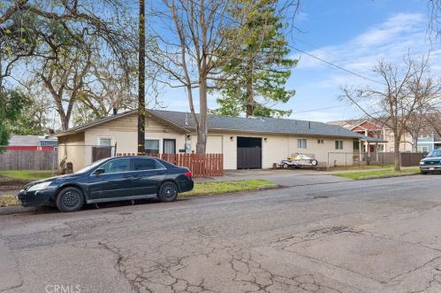 1744 Oakdale St, Chico CA  95928-7047 exterior